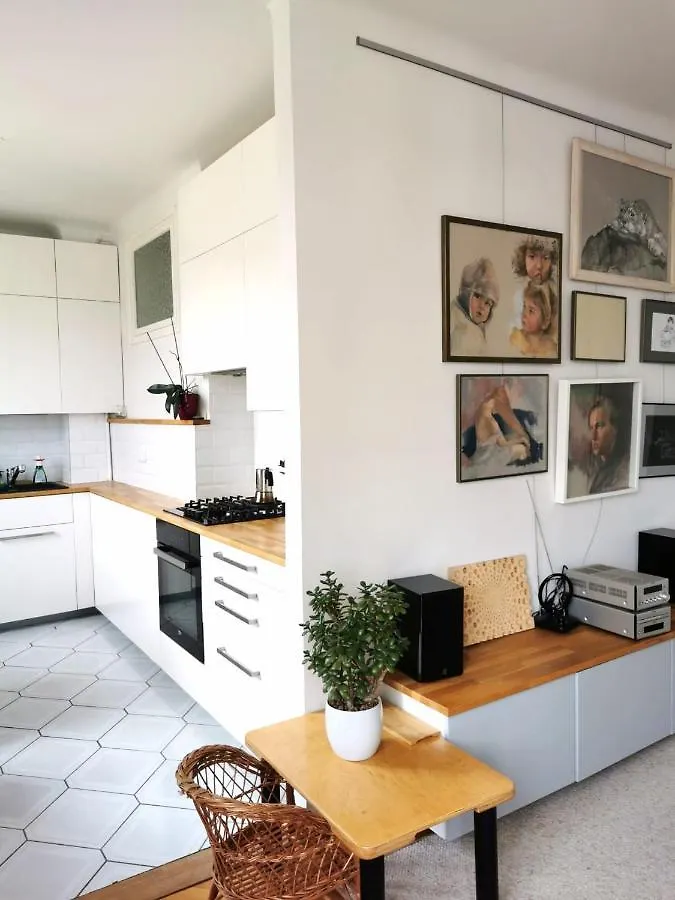 Art-Studio Apartment In Saska Warschau